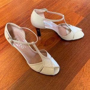 Franco Sarto Cream T-Strap Peep Toe Heels - 7.5M